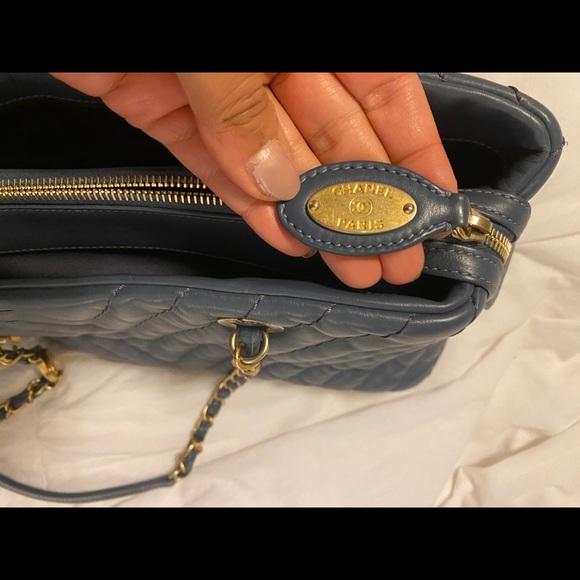 Like new! Vintage Chanel Navy chevron - Picture 4 of 16